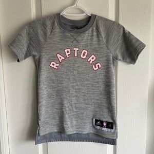 Adidas - Raptors NBA Branded Tee in Heather Grey​​​​​​​​
